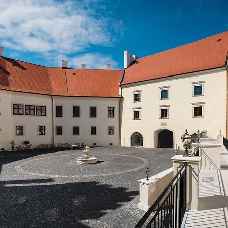 Palace Art Hotel Pezinok Exteriör bild